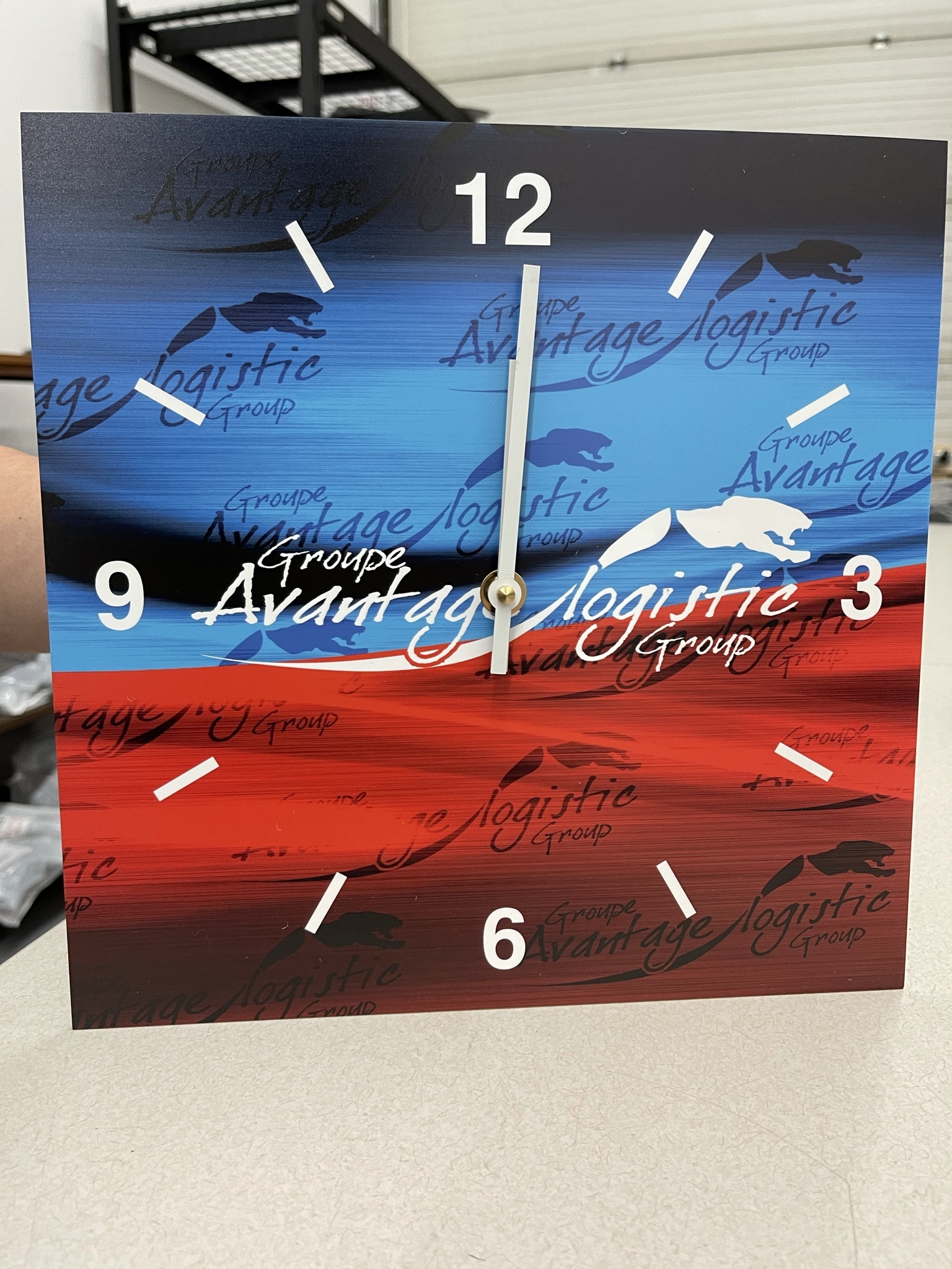Horloge custom «Groupe avantage logistic» - Broderie ML
