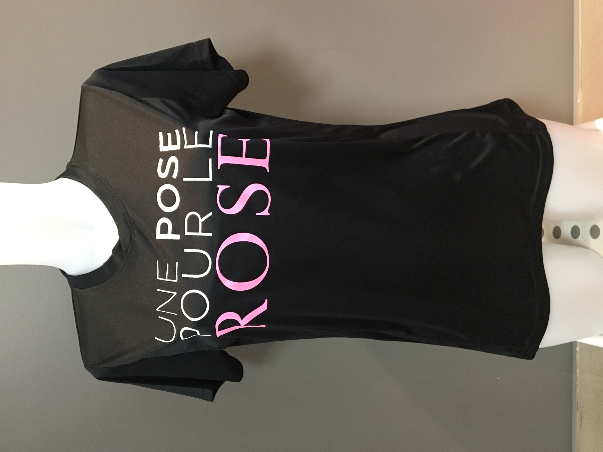 T-shirt sport «Une pose pour le rose» - Broderie ML