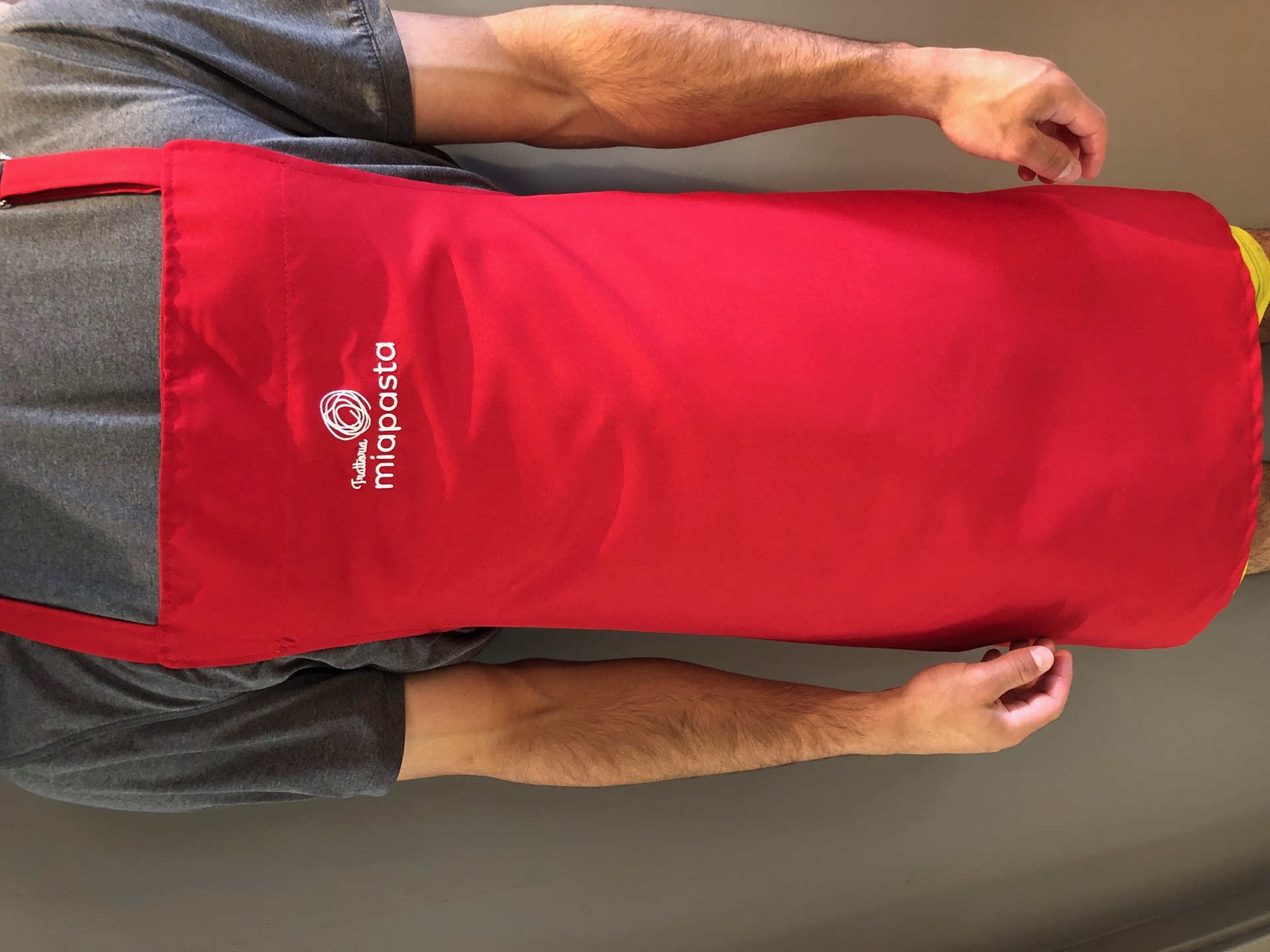Tablier fabriqué au Saguenay «Mia Pasta» - Broderie ML